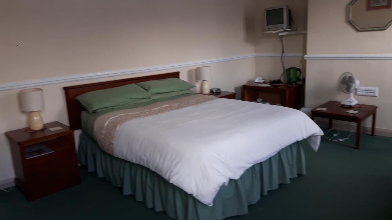 אלסטון Victoria Inn מראה חיצוני תמונה